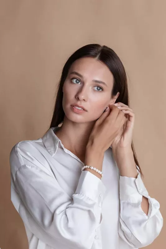 Modernes Perlenarmband weiß 14K Roségold plattiertem 925er Silber, 6-11 mm, 18 cm, Gaura Pearls, Estland Bild 2
